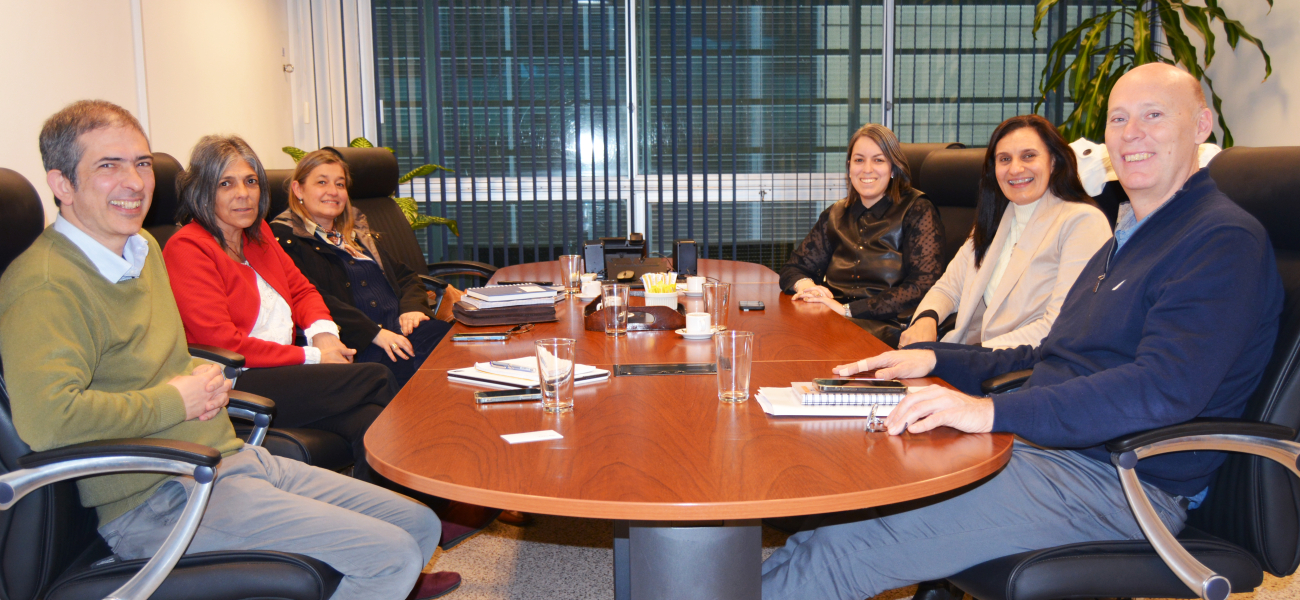 Autoridades de CND y equipo de Ministerio de Vivienda