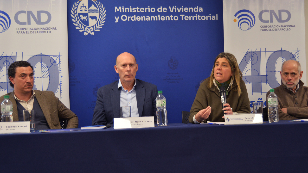 Firma de Fideicomiso entre el MVOT y la CND
