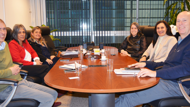 Autoridades de CND y equipo de Ministerio de Vivienda